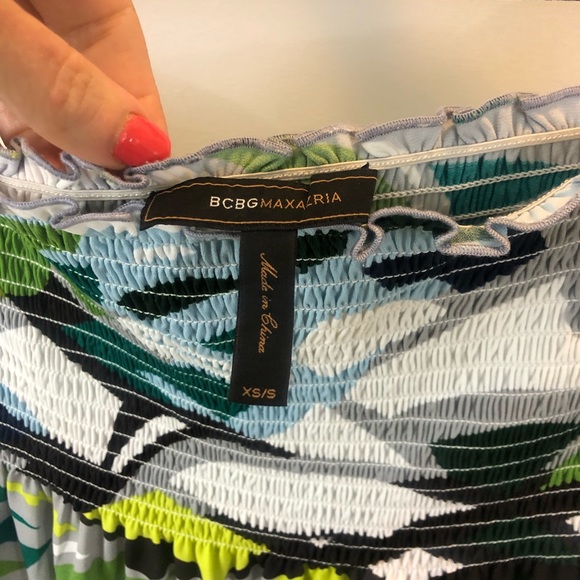 BCBG Sleeveless top - Picture 2 of 7